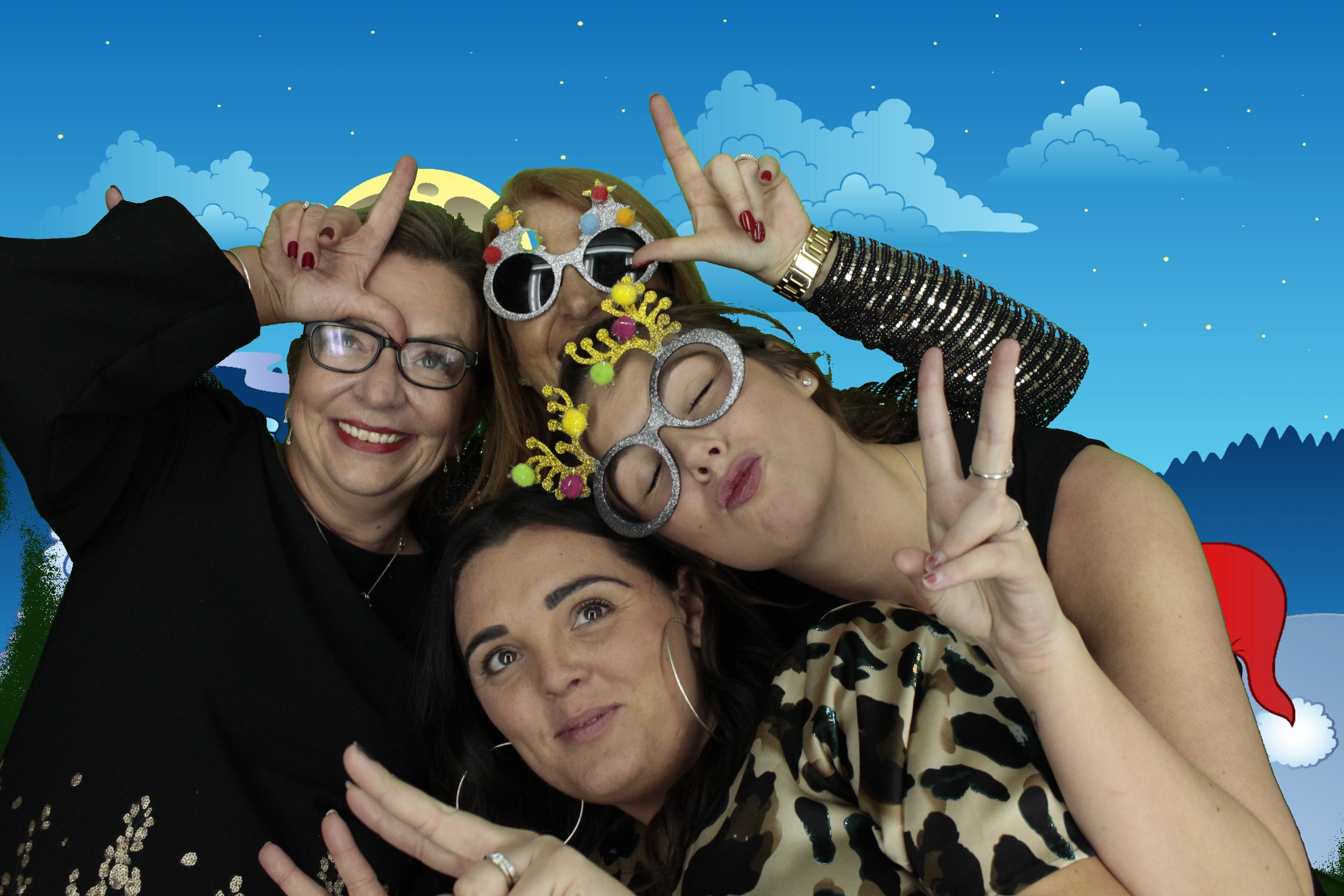 Silvermere Christmas Party | View more photos from the event at gallery.myphotoboothexperience.co.uk/u/MyPhotoBoothExperienceLtd/Silvermere-Christmas-Party-3